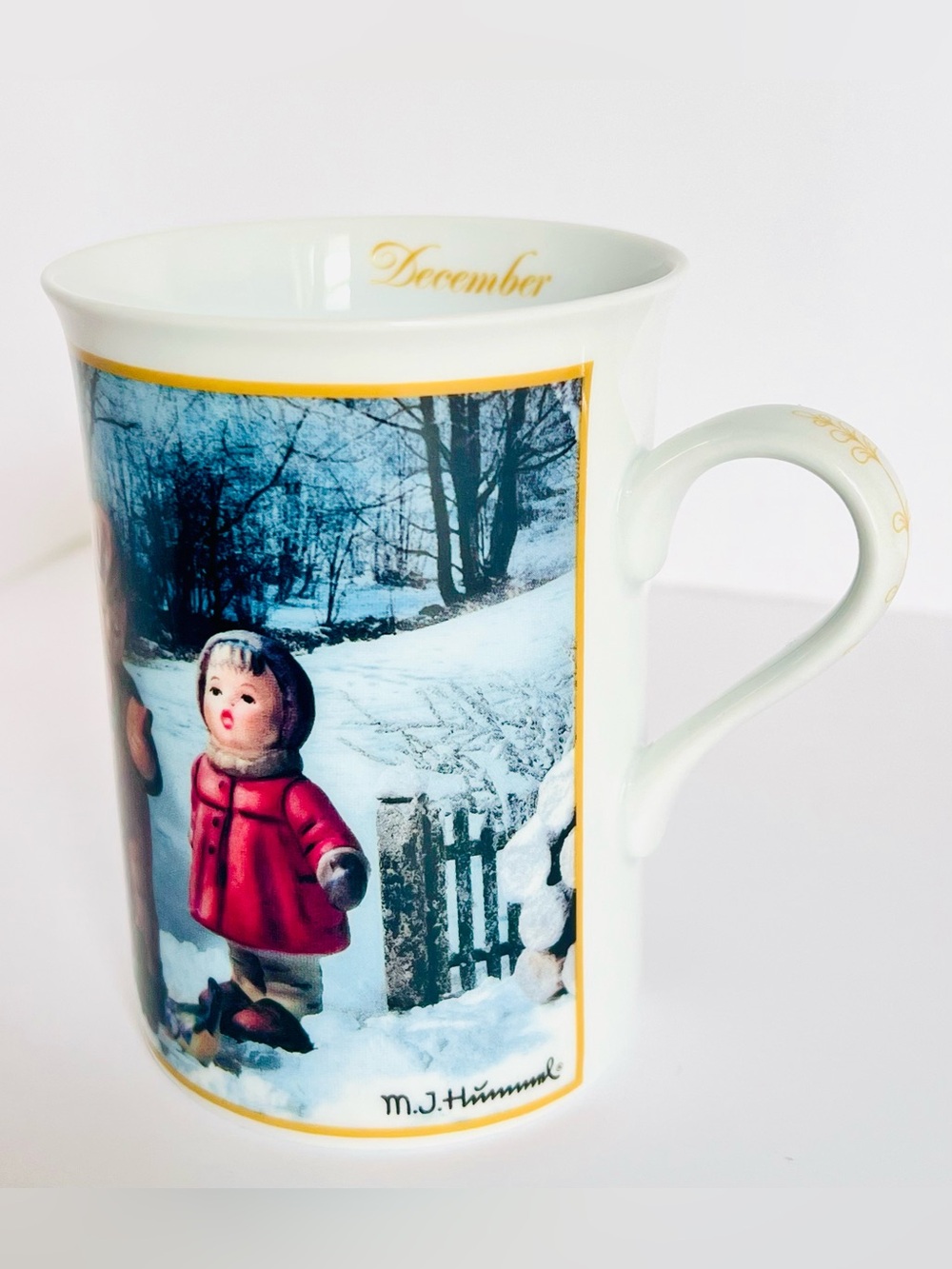 M.I. Hummel December Winter Song Danbury Mint Porcelain Collector Mug NIB